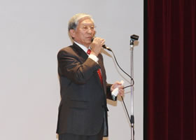 栗原会長から開会のあいさつ